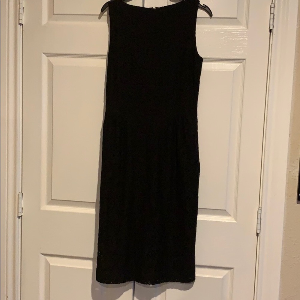 Isaac mizrahi  black lace dress has pockets